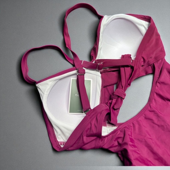 Dive into Glam: Stunning Red Wine One Piece Swimsuit - Size Small 🍷 (NWT) - Picture 8 of 10